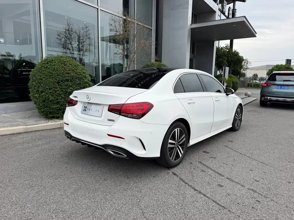 Mercedes-Benz A-Class 2019 — фото 4