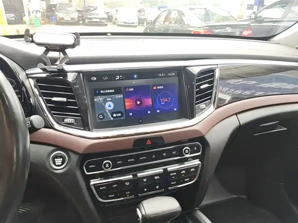 GAC Motor Trumpchi GS8 2017 — фото 13