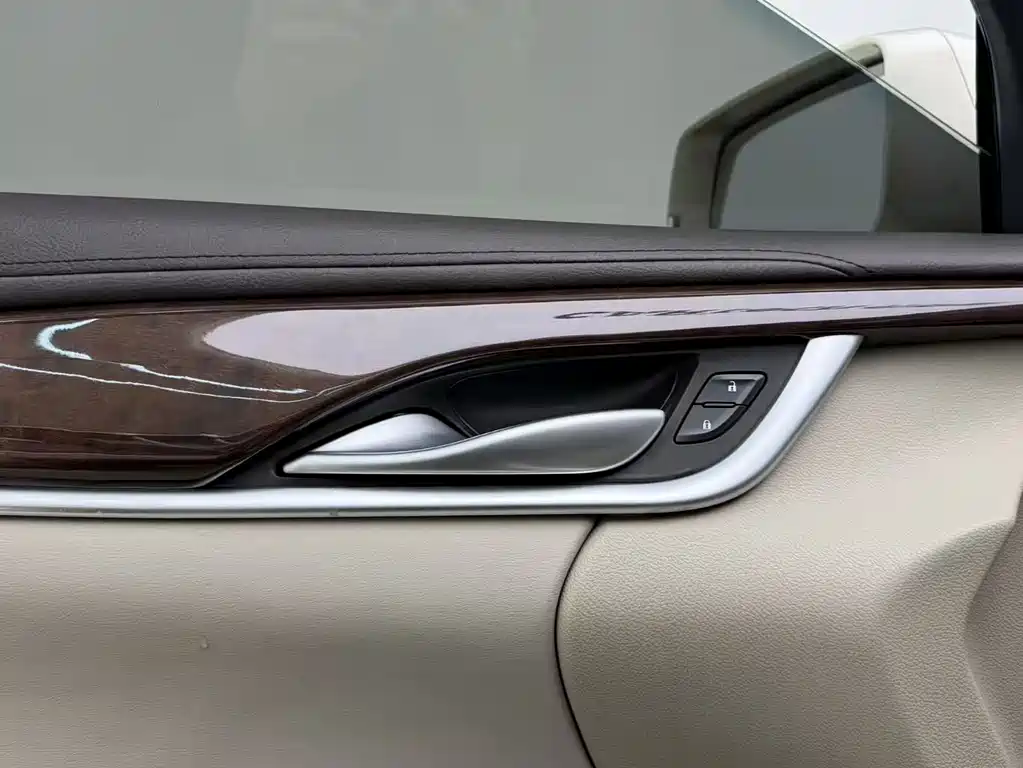 Cadillac XTS 2016 — фото 14