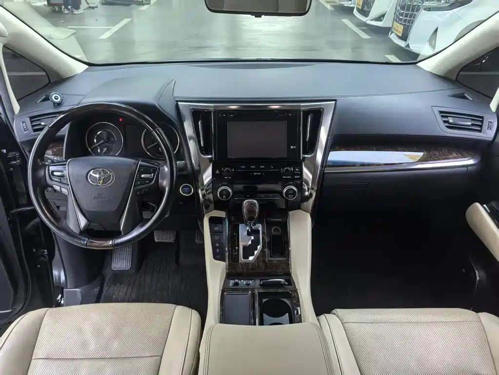 Toyota Alphard 2019 — фото 20