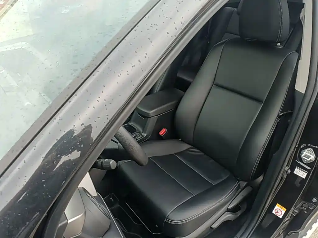 Toyota RAV4 2019 — фото 15