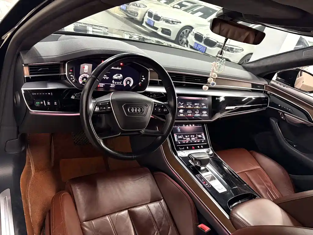 Audi A8 2019 — фото 9