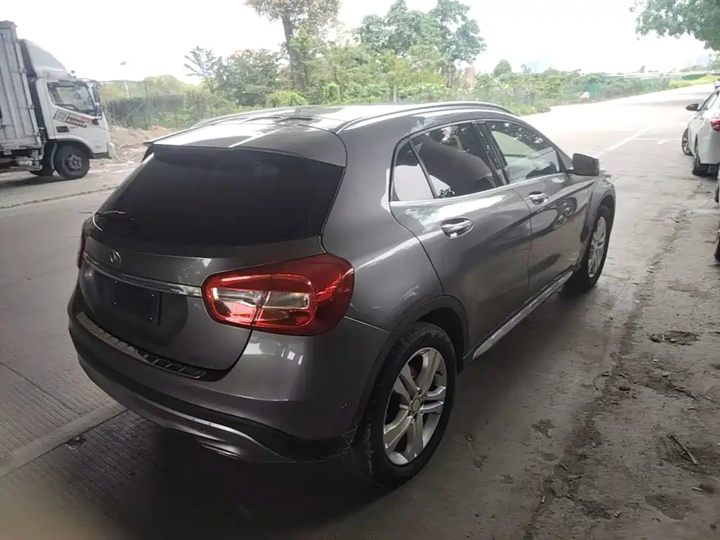 Mercedes-Benz GLA 2016