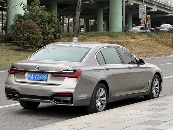 BMW 7 Series 2011