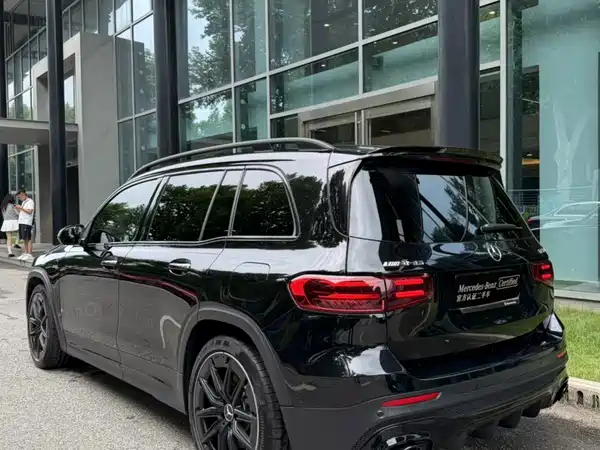 Mercedes-Benz GLB AMG 2025