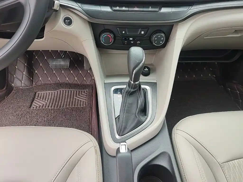 Buick Excelle 2016 — фото 14