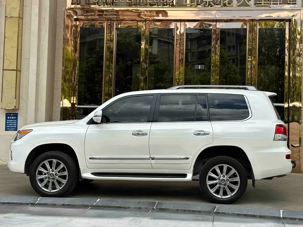 Lexus LX 2013 — фото 4