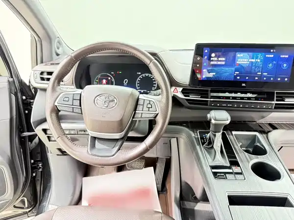 Toyota Sienna 2023