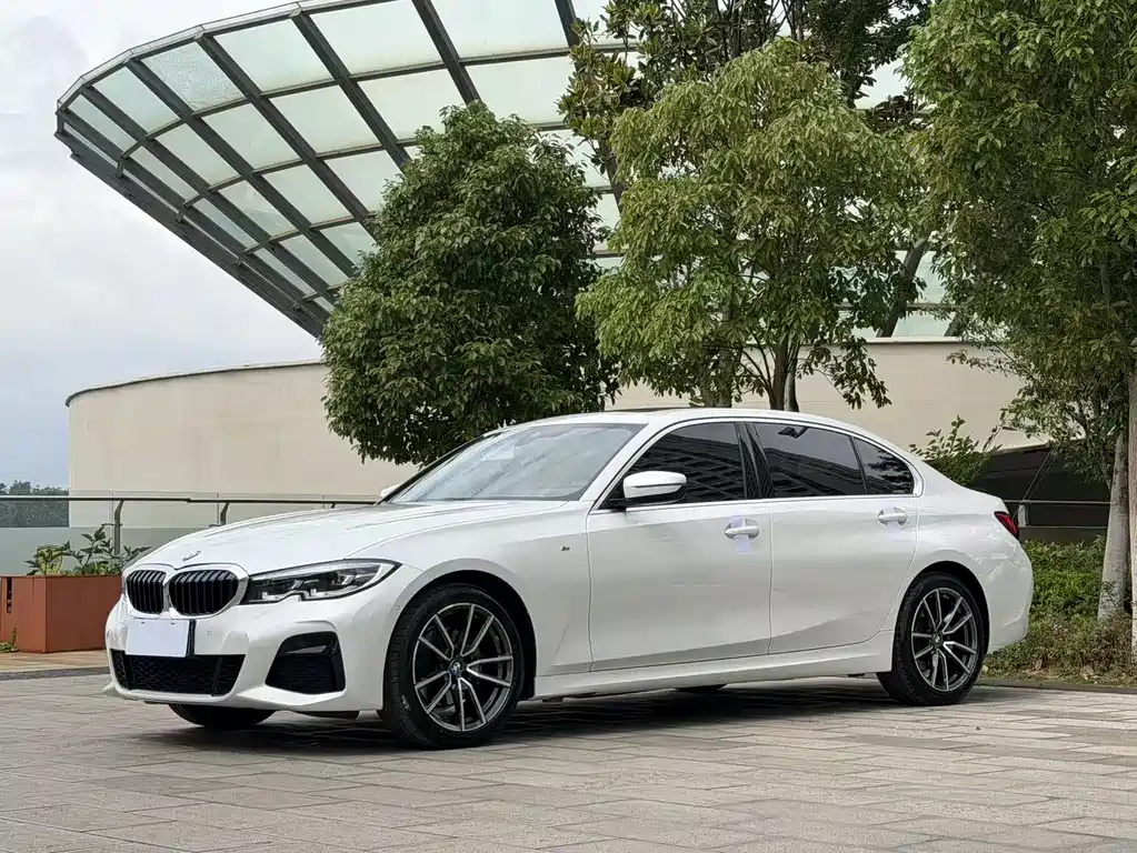 BMW 3 Series 2021 — фото 1