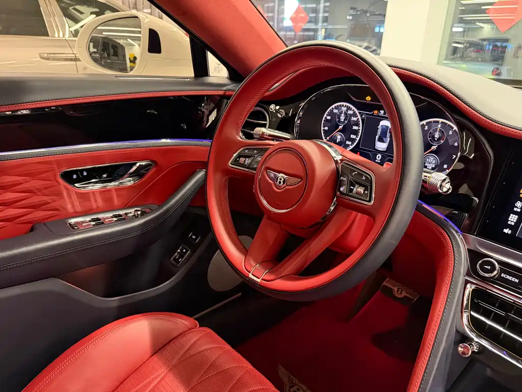 Bentley Flying Spur 2023 — фото 18