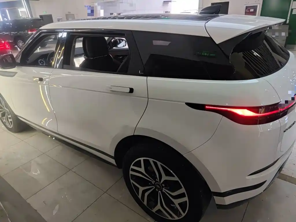 Land Rover Evoque 2024