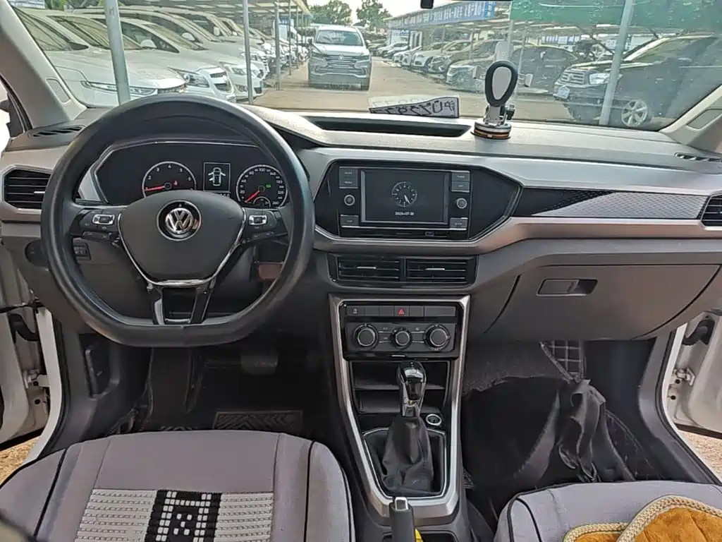 Volkswagen T-Cross 2020 — фото 10