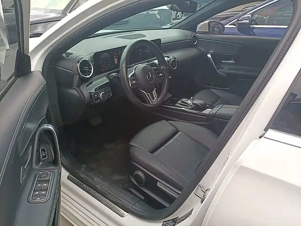 Mercedes-Benz A-Class 2023 — фото 15
