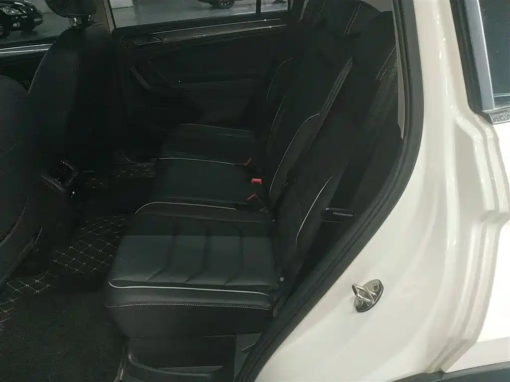 Volkswagen Tiguan L 2019 — фото 17
