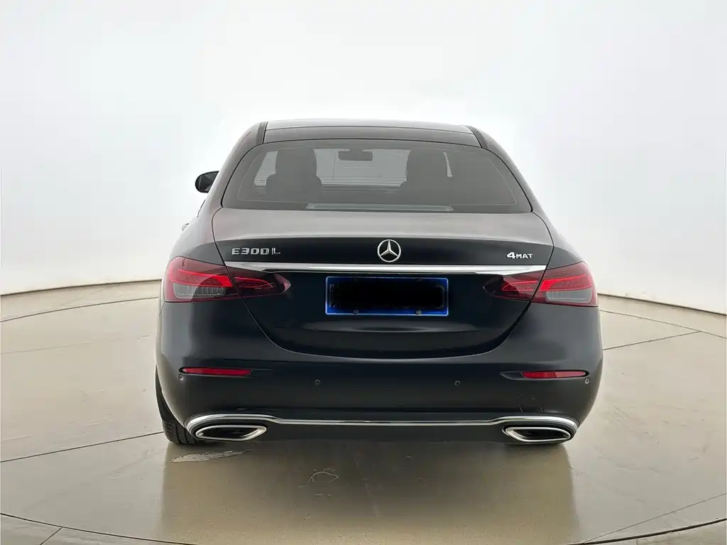 Mercedes-Benz E-Class 2023 — фото 13