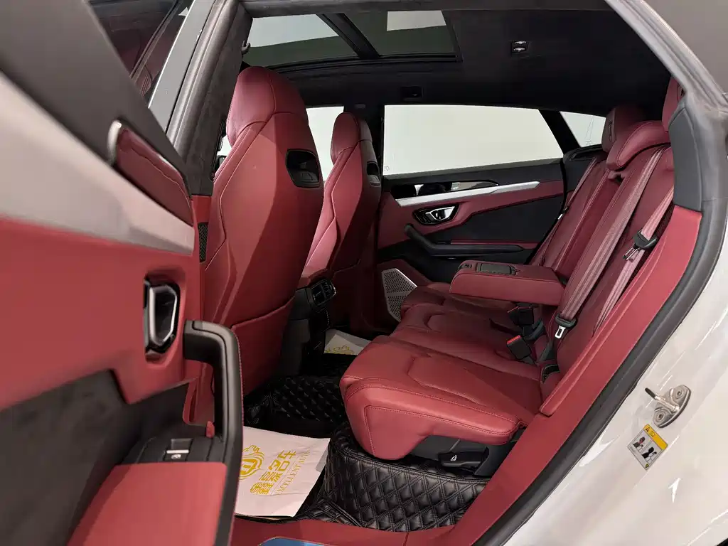 Lamborghini Urus 2018 — фото 15