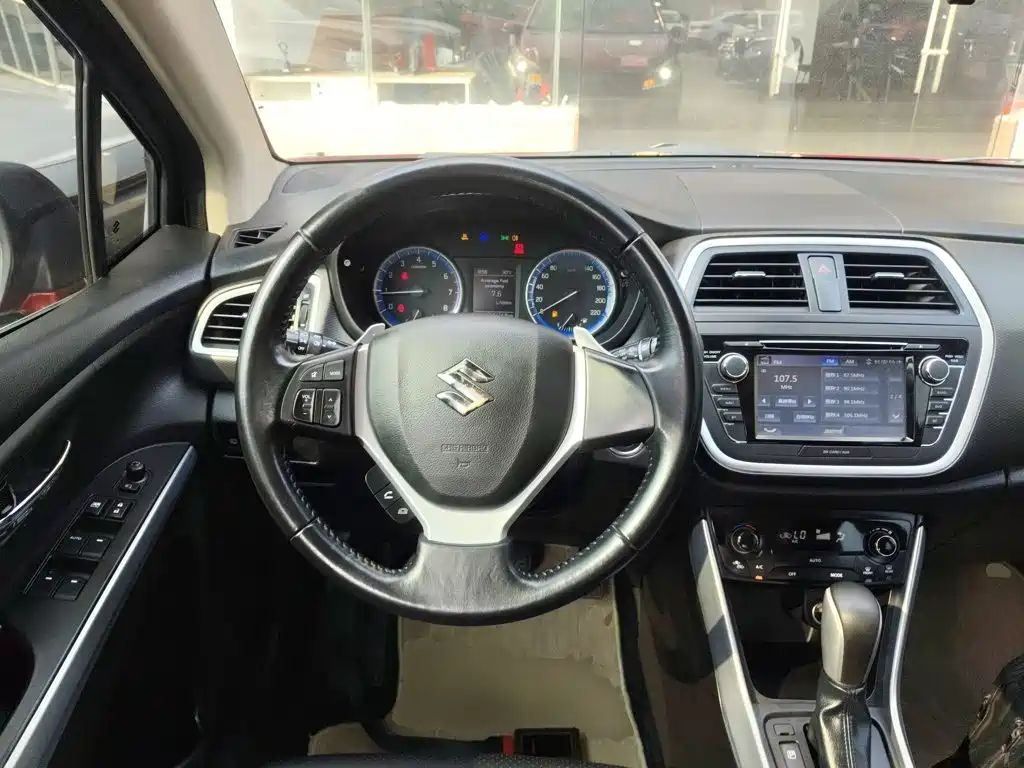 Suzuki S-Cross 2014