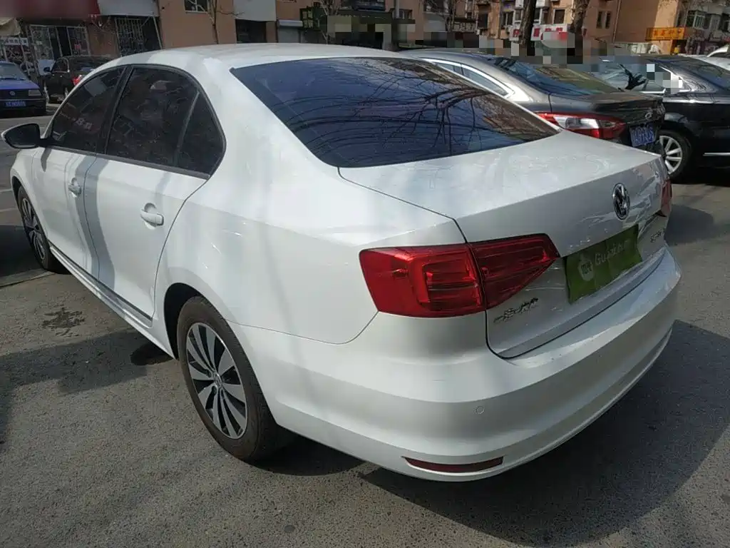 Volkswagen Sagitar 2018