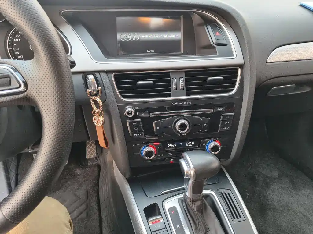 Audi A4L 2015
