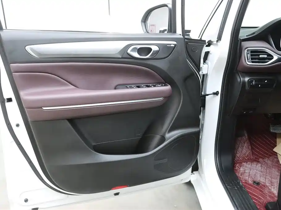 GAC Motor Trumpchi M6 2025 — фото 12