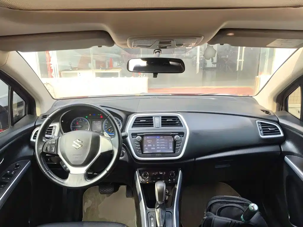 Suzuki S-Cross 2014