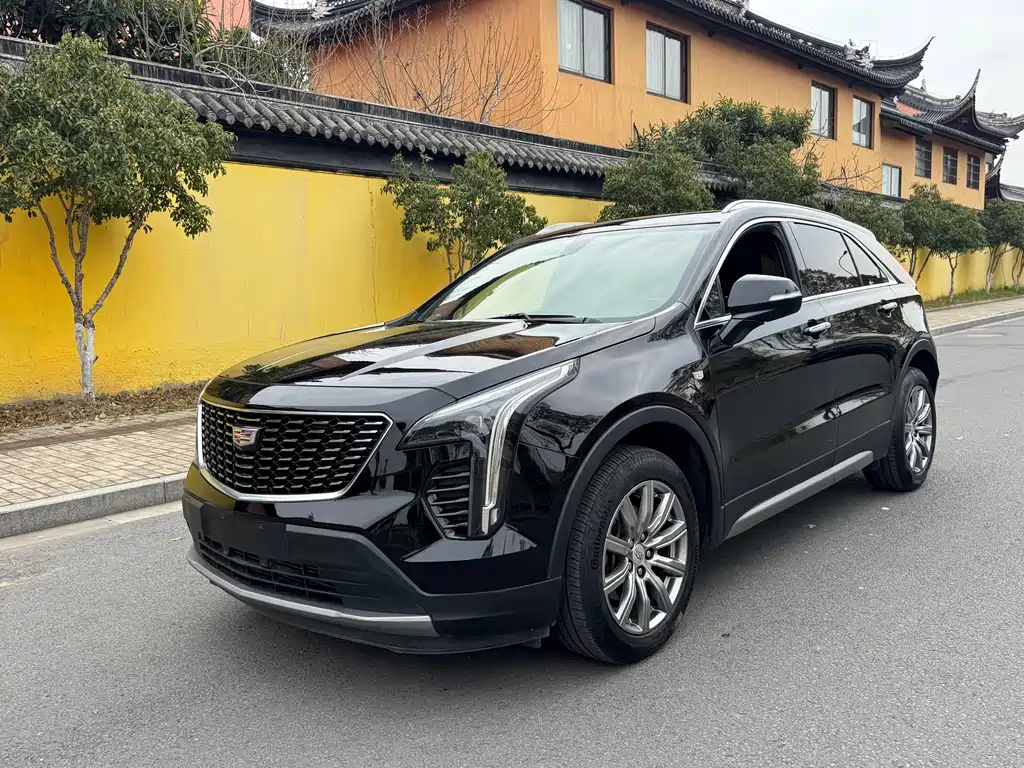 Cadillac XT4 2019 — фото 1