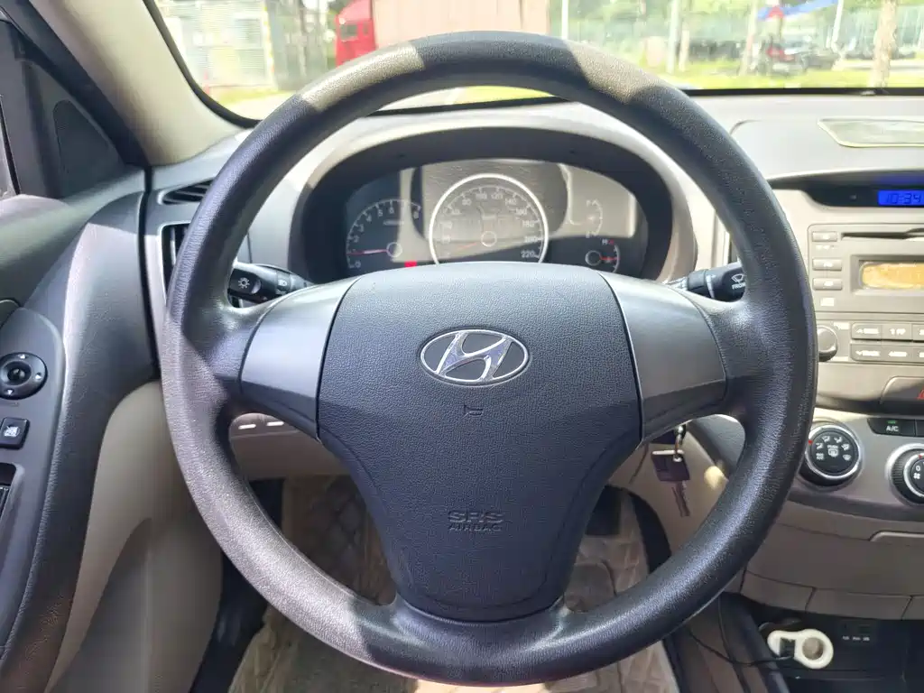 Hyundai Elantra 2012 — фото 15