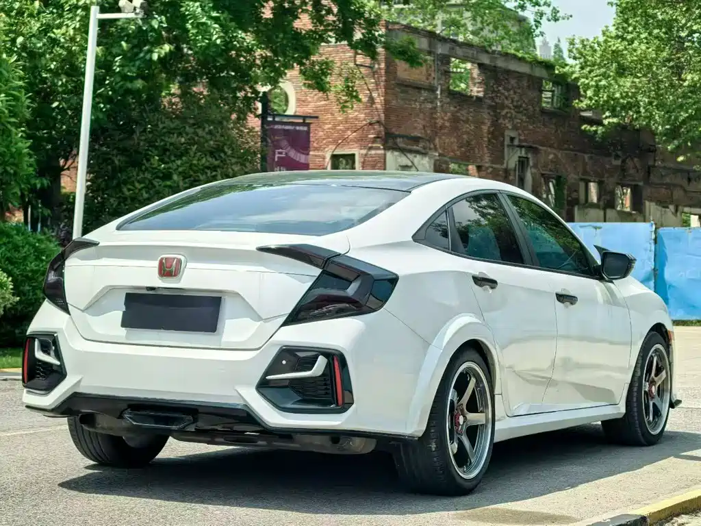 Honda Civic 2017 — фото 9
