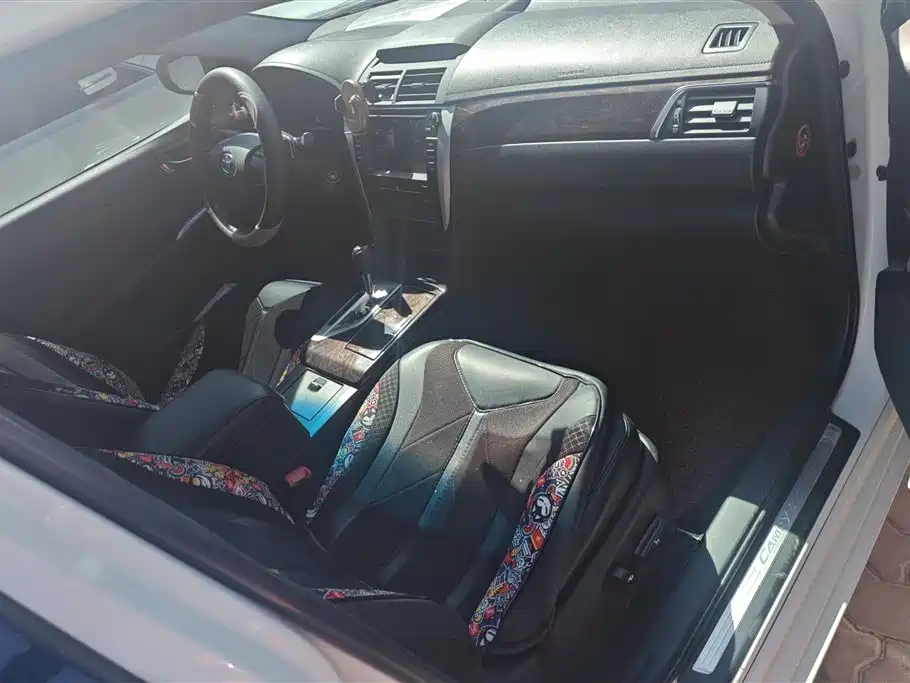 Toyota Camry 2015 — фото 8