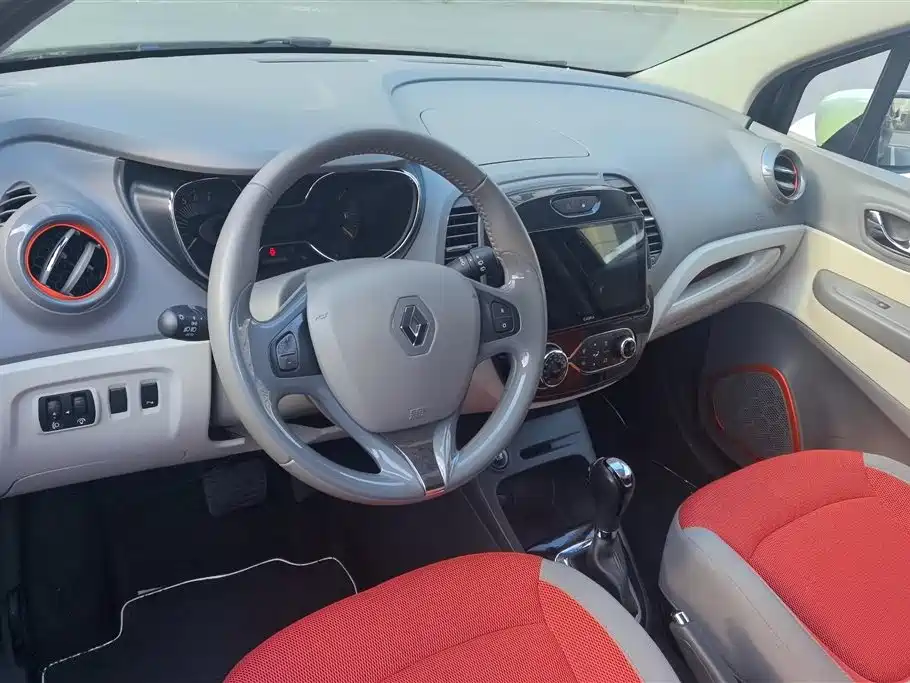 Renault Captur 2017 — фото 12