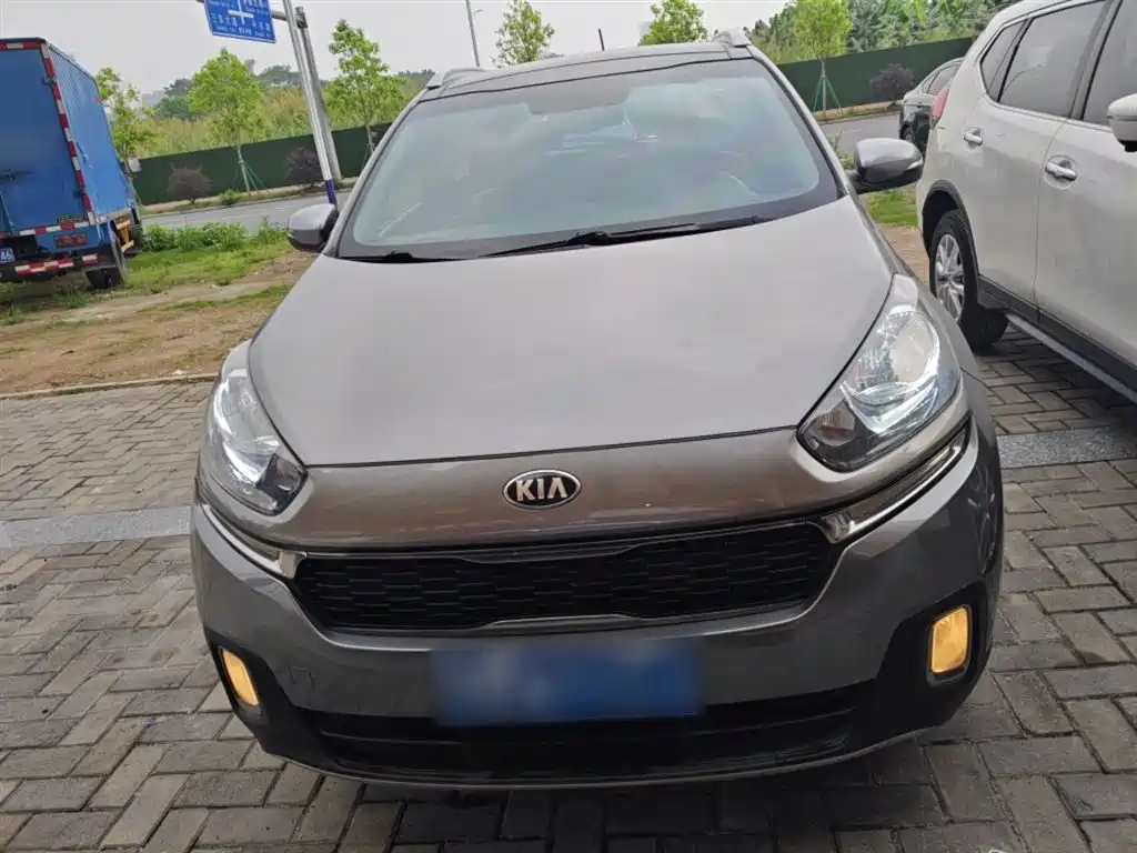Kia KX3 2016 — фото 3