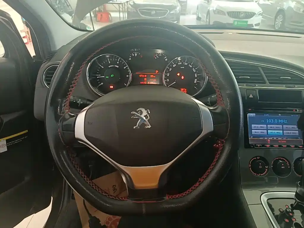 Peugeot 3008 2017 — фото 11