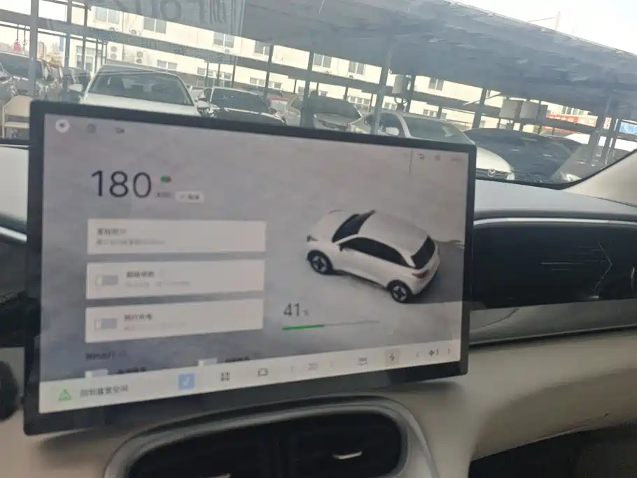 Geely Galaxy Starwish 2025 — фото 13