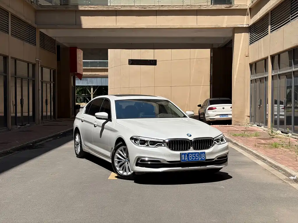 BMW 5 Series 2019 — фото 3