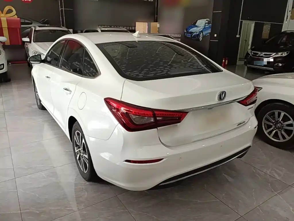Changan Eado 2018 — фото 23