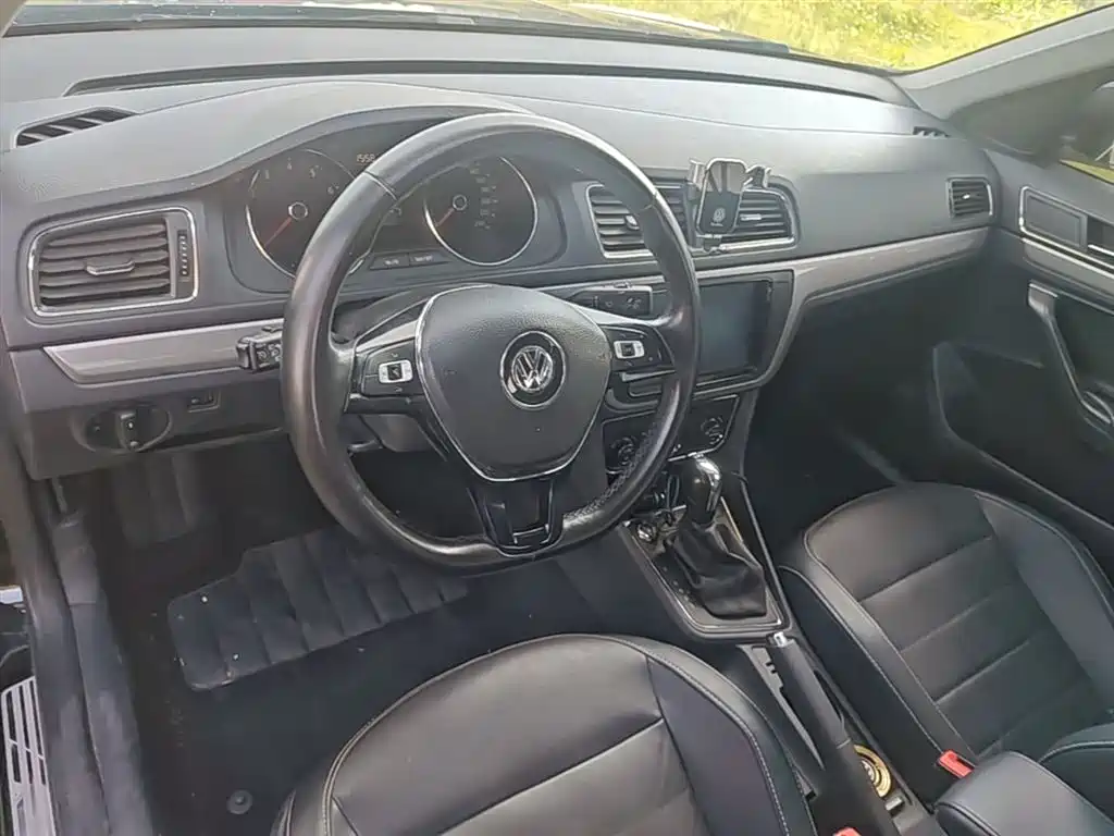 Volkswagen Lavida 2018 — фото 10