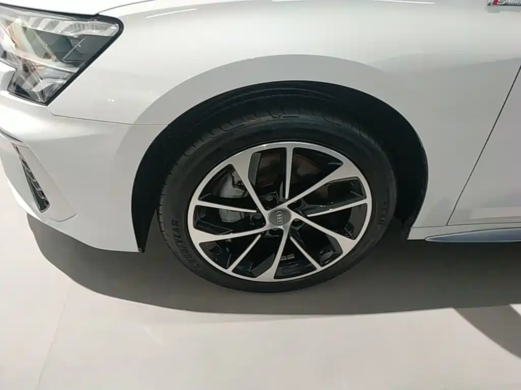 Audi A3 2022 — фото 23