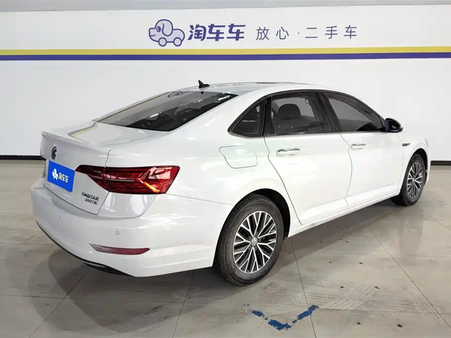 Volkswagen Sagitar 2021