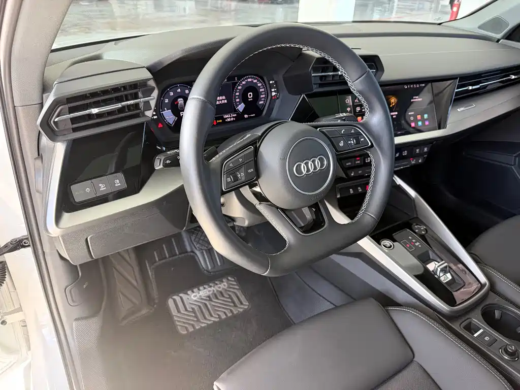 Audi A3 2023 — фото 14