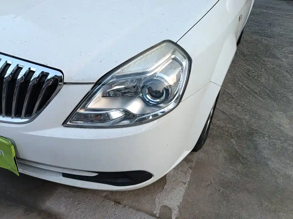 Buick Excelle 2015 — фото 18