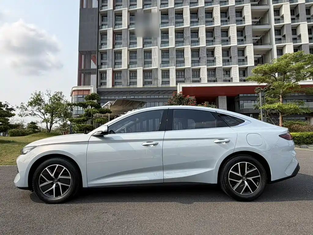 BYD Qin L 2025 — фото 24