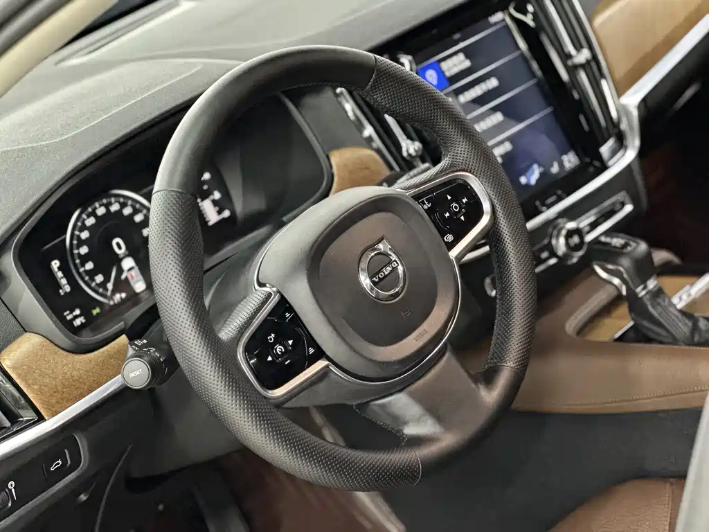Volvo S90 2019 — фото 26