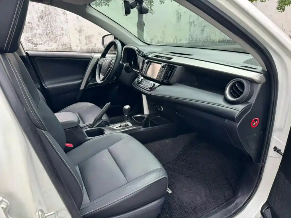 Toyota RAV4 2016 — фото 22