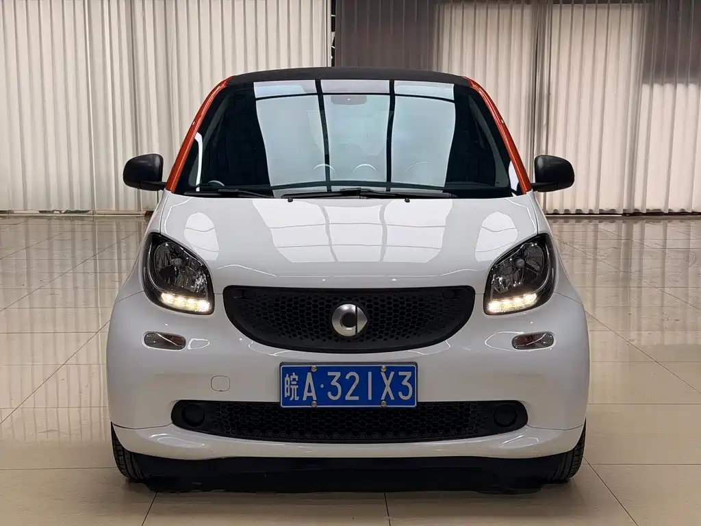 smart Fortwo 2017 — фото 12