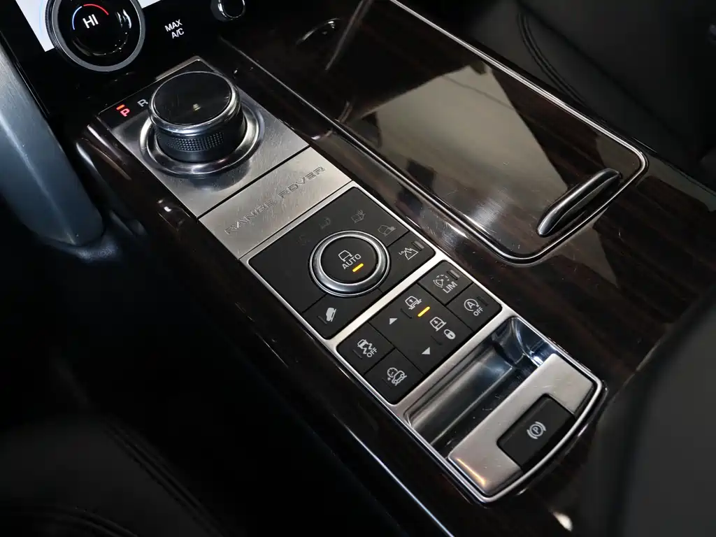 Land Rover Range Rover 2018 — фото 10
