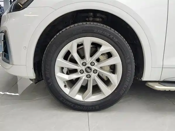 Audi Q5L 2021