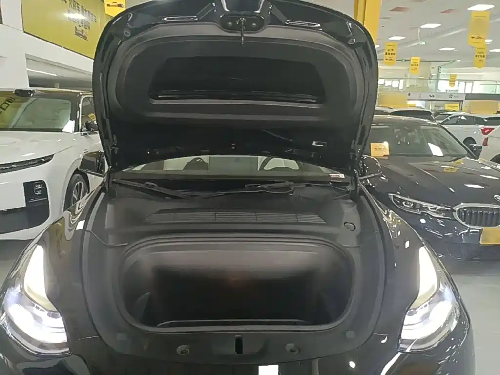 Tesla Model Y 2021 — фото 16