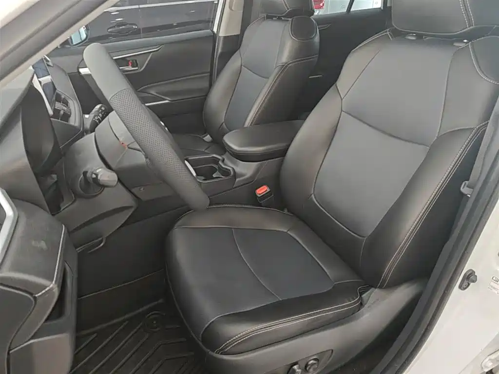 Toyota RAV4 2022 — фото 15