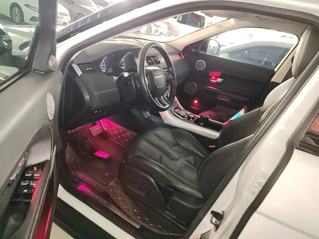 Land Rover Evoque 2015 — фото 15