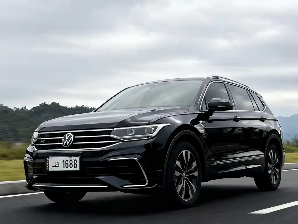 Volkswagen Tiguan L 2023 — фото 1